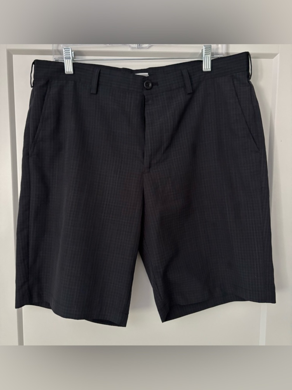 Izod Men’s Plaid Golf Shorts, Size 34
